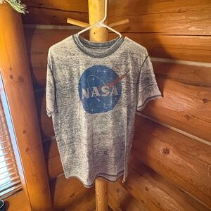 Men’s size large nasa tee